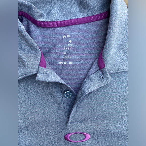 Oakley Golf Polo Shirt Mens S Gray Purple Center Logo Sport - Picture 3 of 9